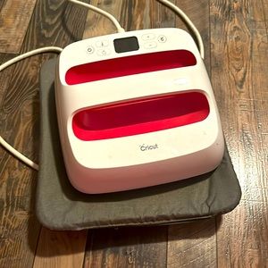 Cricut EasyPress Heat Press with Base